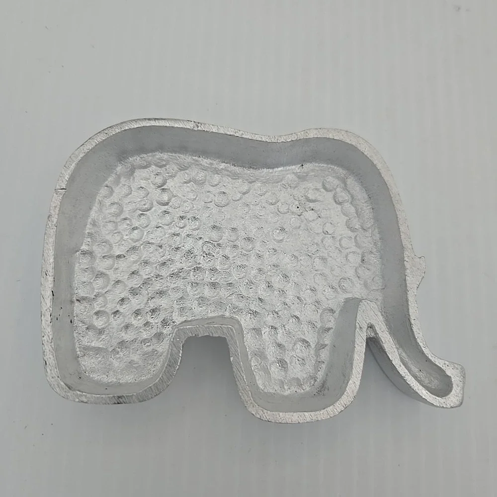Pier 1 Imports Elephant Paper‎ Weight